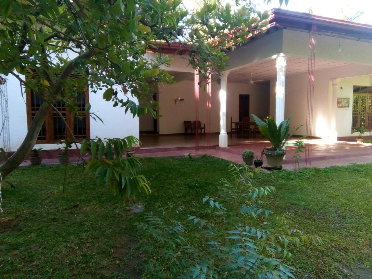 Siyapath Holiday Resort Полонарува Екстериор снимка